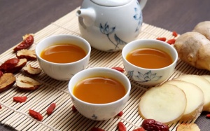 Cách pha trà gừng táo đỏ dưỡng sinh 