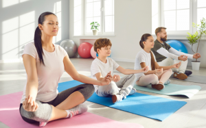 5 tư thế yoga giúp đánh thức năng lượng của trẻ mỗi sáng