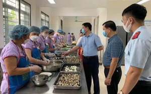 Tháng hành động vì ATTP năm 2025: Kiểm soát chặt bếp ăn tập thể, thức ăn đường phố