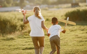 Tử vi thứ Bảy (29/3/2025): Nhân Mã nên dành thời gian chơi đùa với trẻ nhỏ