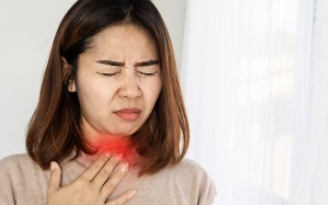 Mách bạn cách giảm đau họng tại nhà bằng các loại trà thảo dược