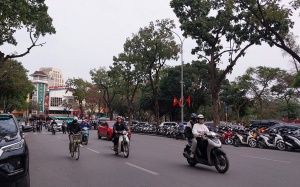 Bắc Bộ nhiều mây, Nam Bộ nắng nóng diện rộng