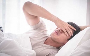 Dấu hiệu đột quỵ khi ngủ và cách phòng ngừa hiệu quả