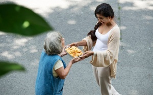 Tử vi thứ Hai (28/4/2025): Song Tử nên chú ý giúp đỡ mọi người xung quanh