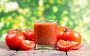 5 lý do vì sao nên uống nước ép cà chua hàng ngày?