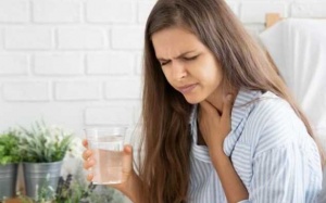 Mách bạn cách giảm khàn giọng tại nhà vừa đơn giản lại hiệu quả