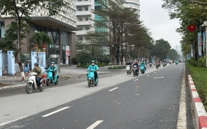 Bắc Bộ mưa dông nhiều nơi, Nam Bộ nắng nóng