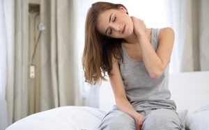 Thức dậy với cơn đau cổ? Thử ngay 5 bài tập để giảm đau hiệu quả
