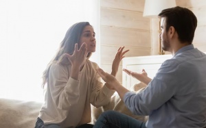 Tử vi Chủ nhật (11/5/2025): Cự Giải có thể vướng vào tranh cãi với người thân