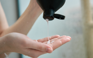 Thu hồi mỹ phẩm có nhãn phụ 'thần thánh' công dụng như thuốc