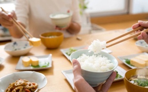 Ăn trong chánh niệm thế nào để giảm cân?