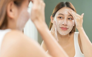 Muốn da khỏe đẹp nên rửa mặt mấy lần một ngày?