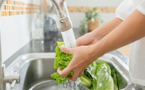 Mẹo rửa rau củ quả giúp tránh ngộ độc thực phẩm