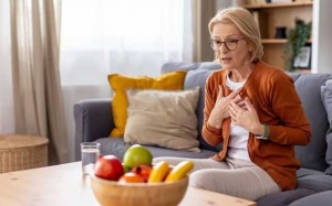 Dấu hiệu cảnh báo bệnh tim bạn dễ bỏ qua