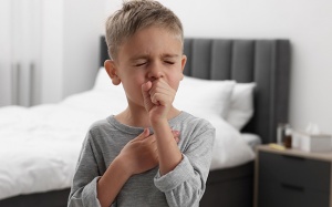 Cách xử trí khi trẻ ho đờm, nôn trớ