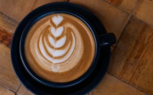 Uống cà phê ảnh hưởng đến huyết áp thế nào?