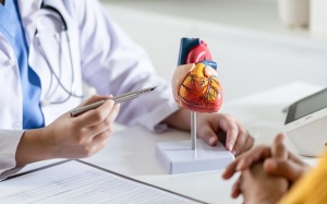 Mới được chẩn đoán hở van tim nhẹ, có cần thay van không?