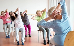 6 động tác rèn nhóm cơ trung tâm cho người cao tuổi