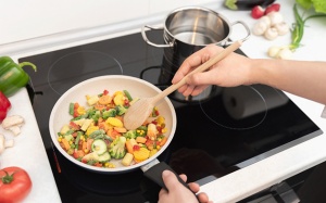 Nấu ăn dễ dàng với bếp từ