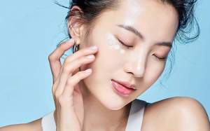 Dưỡng ẩm cho da độ tuổi 30, 40, 50 khác nhau thế nào?