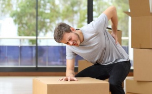 6 thói quen hàng ngày đang âm thầm hủy hoại cột sống