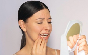 Chảy máu chân răng cảnh báo những vấn đề gì?