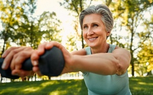 Các bài tập thân trên giúp cải thiện mật độ xương