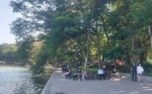 Trung Bộ vẫn nắng nóng, Bắc Bộ mưa dông vài nơi