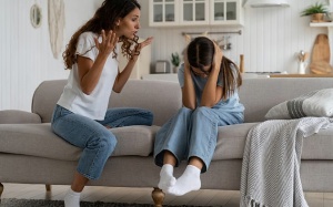 Bạo hành ngôn từ với trẻ gây “sát thương” hơn cả đòn roi