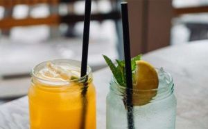 Đồ uống lạnh có thể ảnh hưởng gì tới người bệnh rung nhĩ?