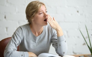 Ngáp quá nhiều cảnh báo tình trạng sức khỏe tiềm ẩn