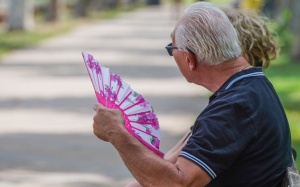 Thường xuyên tiếp xúc với nhiệt độ cao khiến bạn già nhanh hơn