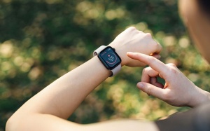 Phải làm gì khi đồng hồ thông minh cảnh báo nhịp tim nhanh?