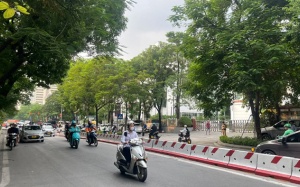 Bắc Bộ ngày nắng gián đoạn, Nam Bộ mưa lớn