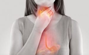 Bị trào ngược họng thanh quản phải làm sao?