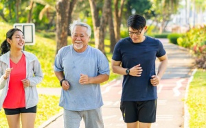 Đi bộ kiểu này đốt calo ngang chạy bộ, mà không lo đau khớp