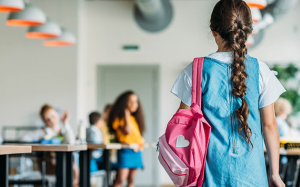 Hỗ trợ trẻ vượt qua nỗi sợ bị bỏ lỡ - FOMO