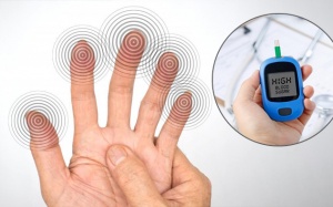 Đường huyết ổn nhưng vẫn tê bì chân tay, đau cơ không khỏi do đâu?