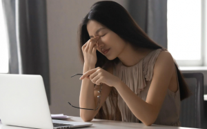 Cách kiểm soát hội chứng thị giác máy tính: 5 lời khuyên từ chuyên gia