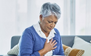 Làm sao phân biệt đau ngực do đau tim với các vấn đề khác?