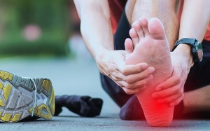 Cách giảm đau viêm cân gan bàn chân