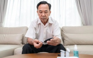 Đái tháo đường 10 năm, đường huyết 11mmol/L có cao không?