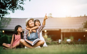 Tử vi thứ Bảy (11/10/2025): Ma Kết muốn ở bên những người thân yêu