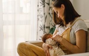 5 bí kíp giúp mẹ bỉm tự tin nuôi con bằng sữa mẹ