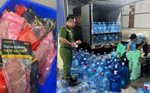 Hà Nội: Thịt trâu 'hô biến' thành bò Wagyu, dùng nước lã làm giả nước Lavie