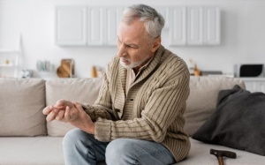 Bị run do di truyền có thể chữa khỏi hẳn được không?