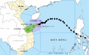 Bắc Bộ trời lạnh, Trung Bộ mưa to do bão số 12