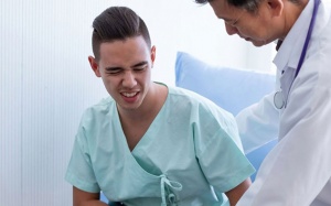 Ngày càng nhiều người trẻ mắc ung thư đại tràng, làm sao để phòng ngừa?