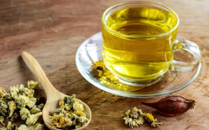 5 tác dụng phụ khi uống quá nhiều trà hoa cúc