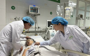 Hành hung cán bộ y tế khi đang làm nhiệm vụ là điều không thể chấp nhận được